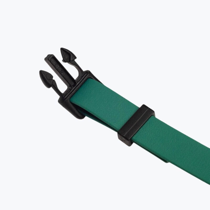 Element zatrzaskowy klamry plastikowej w zielonej obroży z PVC od Petsband.