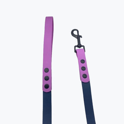 Smycz dwukolorowa z PVC - pastelowy fiolet i granatowy - czarne okucia