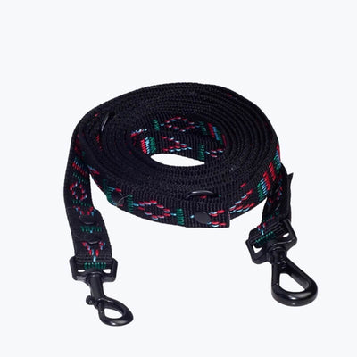 Smycz przepinana dwupunktowa z parcianki o dominującym kolorze czarnym od Petsband